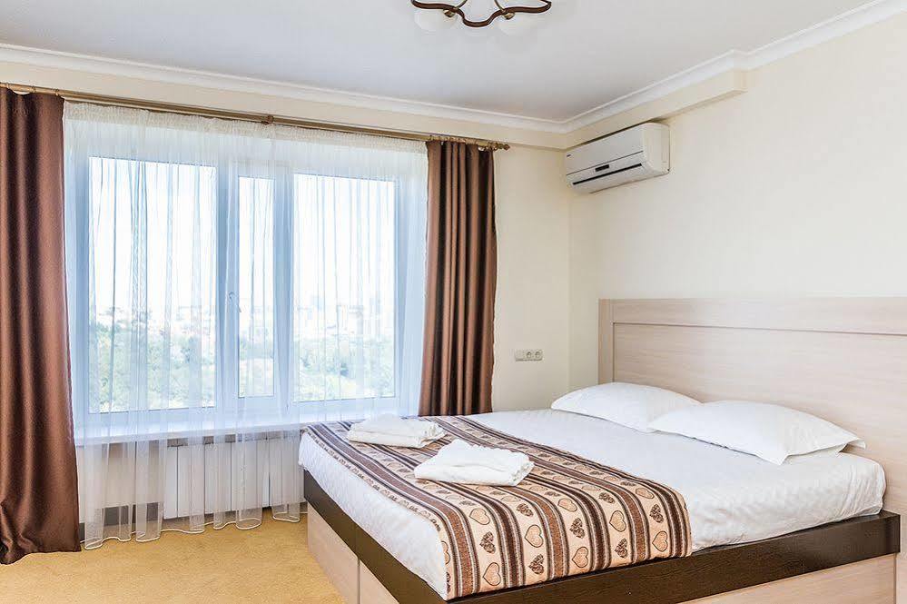 7 Sky Hotel Klinicheskaya Street 基輔 外观 照片